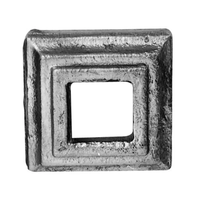 Piastra di copertura 819/3 India per cancello, foro quadro 20x20 mm, dimensioni 50x50x19 mm, materiale Ferro Battuto Merkproduct