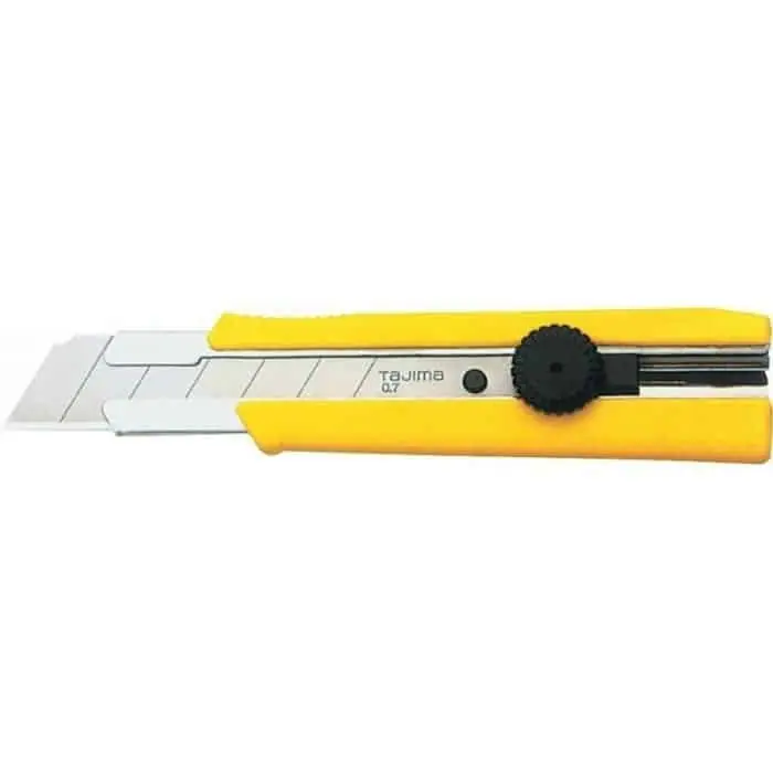 Cutter con lama larghezza 25 mm, C650 Tajima con rotella autobloccante, corpo in materiale sintetico rigido, gomma morbida Favoriet