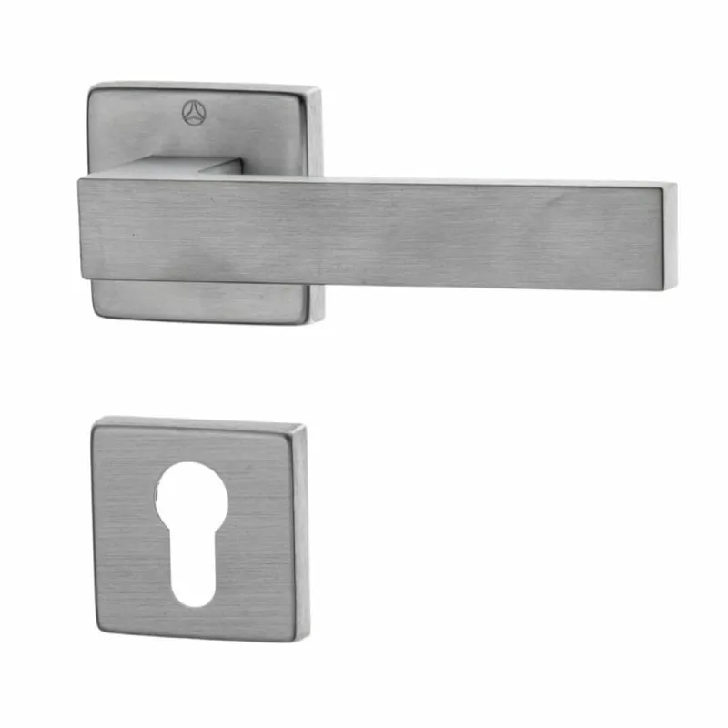 Maniglia Quattro DoorXe per porta, rosetta e bocchetta quadra 50x7 mm, foro Yale, Zama finitura Cromo Satinato Bestseller