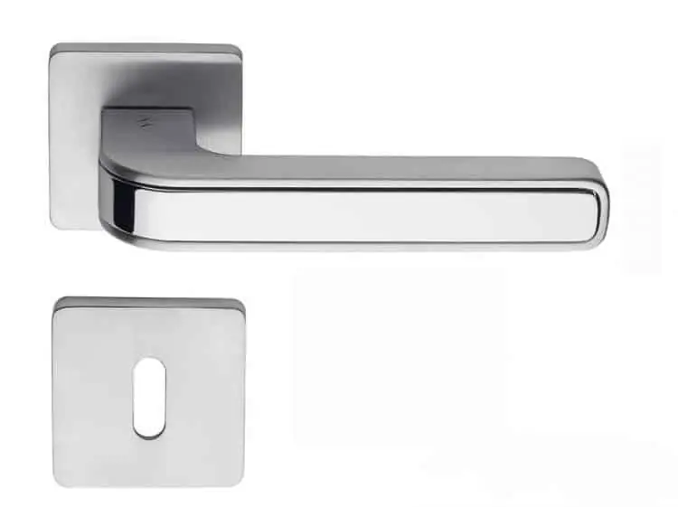 Maniglia per porta, Colombo Design serie Tecno, con rosetta foro Normale, finitura Cromat / Cromo Gratis Retour