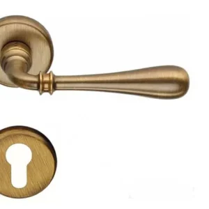 Speciale Aanbieding Maniglia per porta Colombo Design serie Ida, con rosetta foro Yale, finitura Ottone Antico