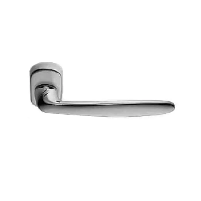 Maniglia per porte Mach Colombo Design, su rosetta stretta, foro yale, finitura cromat Favoriet
