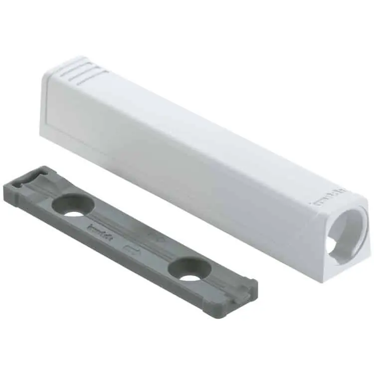 Gecertificeerd Piastrina di supporto diritta 956A1201 Blum, versione lunga per ante TIP-ON, colore Bianco Seta