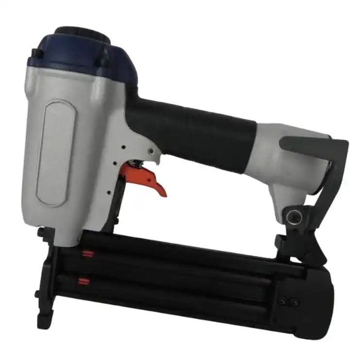 Fissatrice B16-50D1 Insurgo per guide e battiscopa, pressione 70-120 psi, capacità 73 chiodi, piede in Gomma Finale Uitverkoop