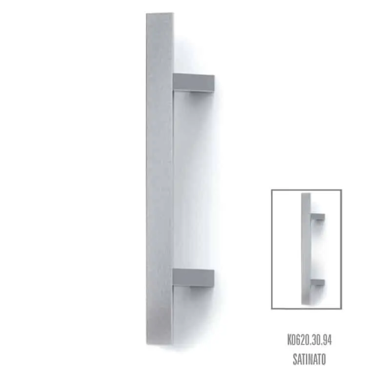 Gecertificeerd Maniglione per porta con supporti inclinati Tropex serie CHICAGO, finitura Cromo Satinato, interasse 300 mm