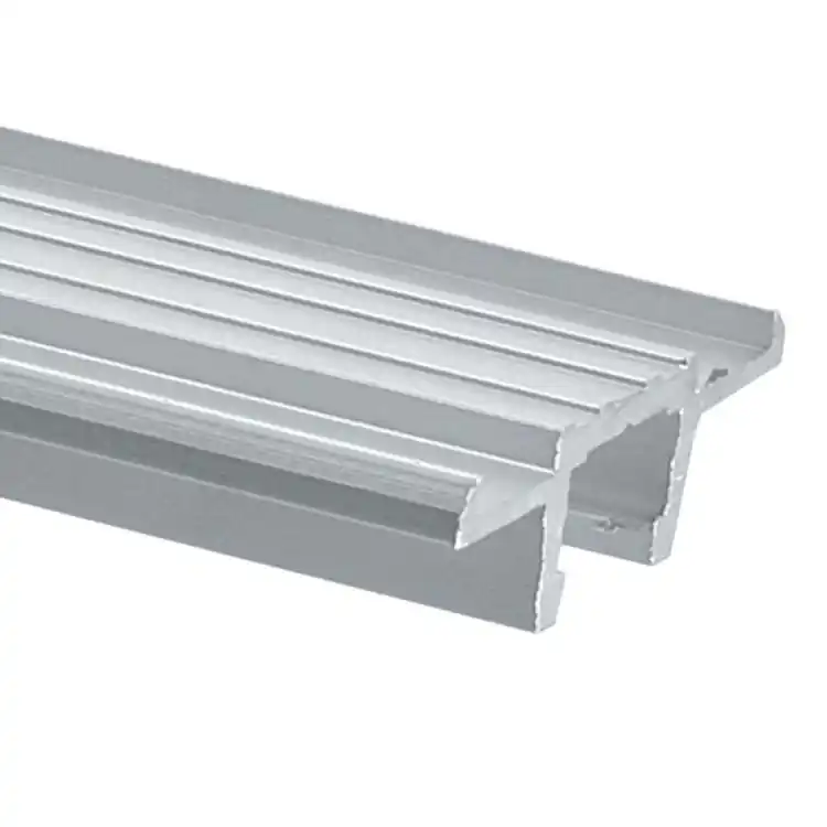 Profilo Guida C superiore inferiore G01739.04.01 AGB per alzanti scorrevoli, lunghezza 6000 mm, finitura Alluminio Anodizzato Argento F1 Direct Beschikbaar