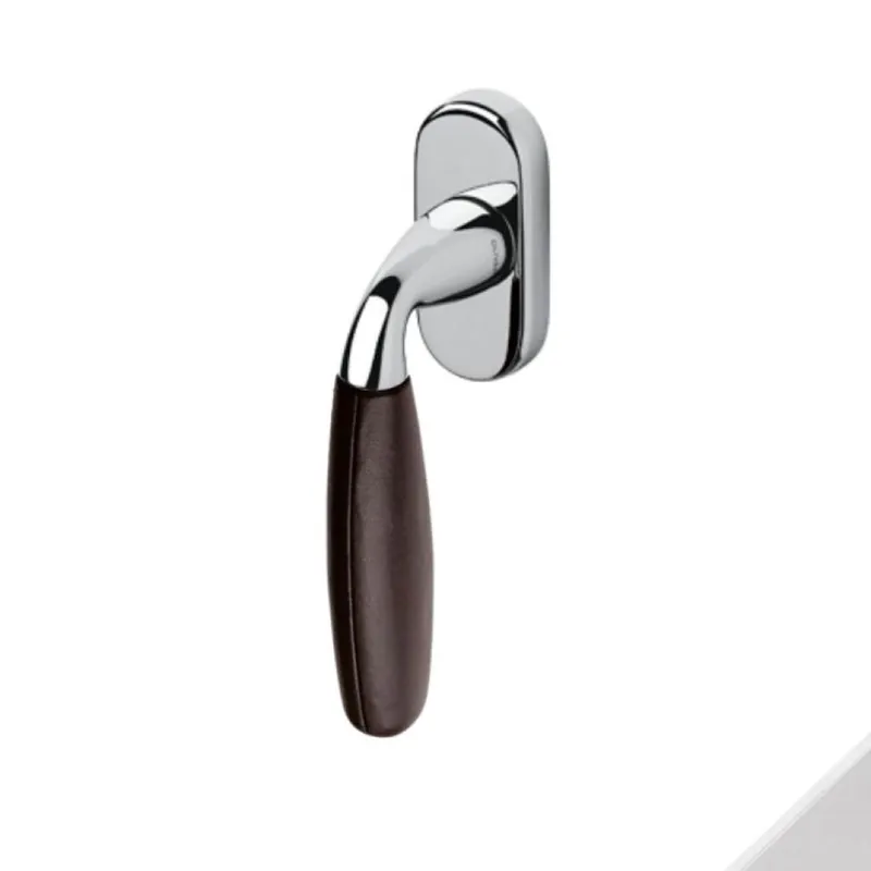 Maniglia martellina Dk Club Olivari per serramento, lunghezza quadro 7x42 mm, Ottone finitura SuperNichel Satinato, Pelle Testa di Moro Betaalbaar