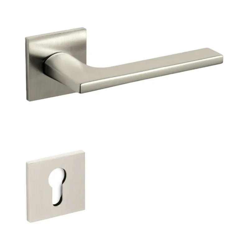 Maniglia Lotus Q Olivari per porta, rosetta e bocchetta bassa quadra 51x5 mm, foro Yale, Ottone finitura SuperNichel Satinato Snelle Levering